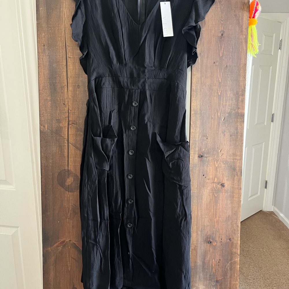 Vici Black Button-Front Midi Dress with Pockets - Picture 2 of 3